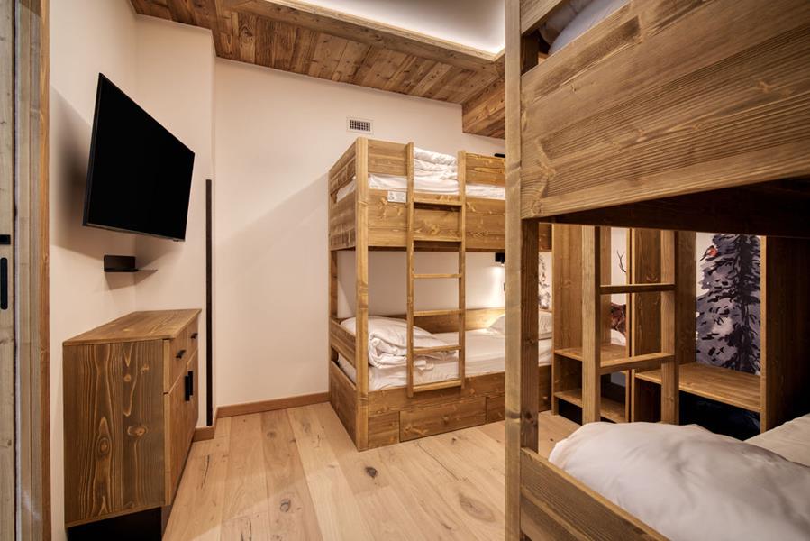 2 lits superposés (80*190) avec TV et salle de bain attenante - sans fenêtre