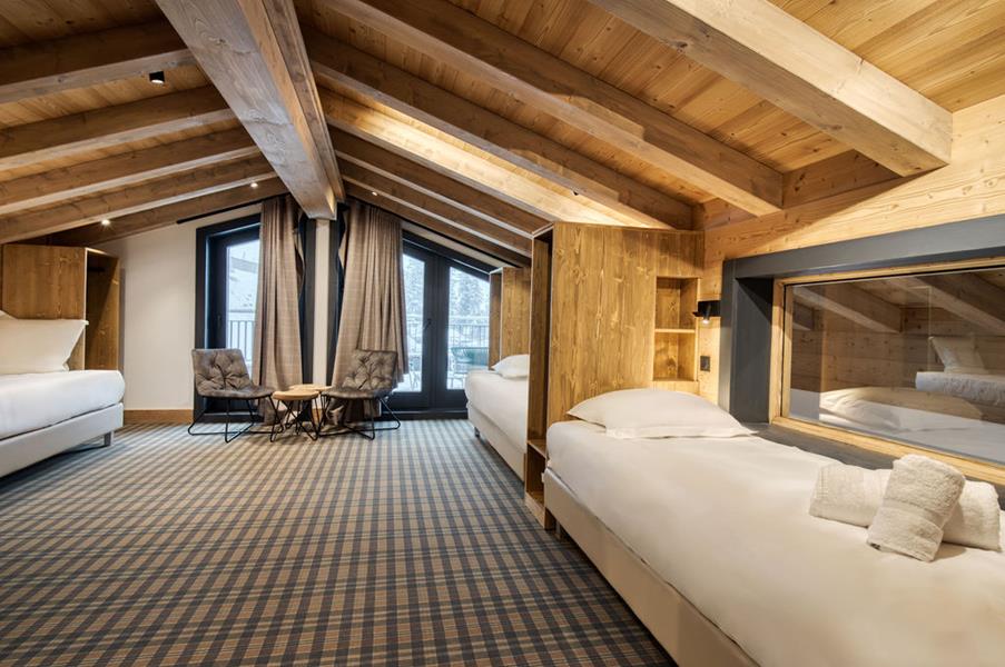 Dortoir avec 4 lits simples (90*200) avec TV