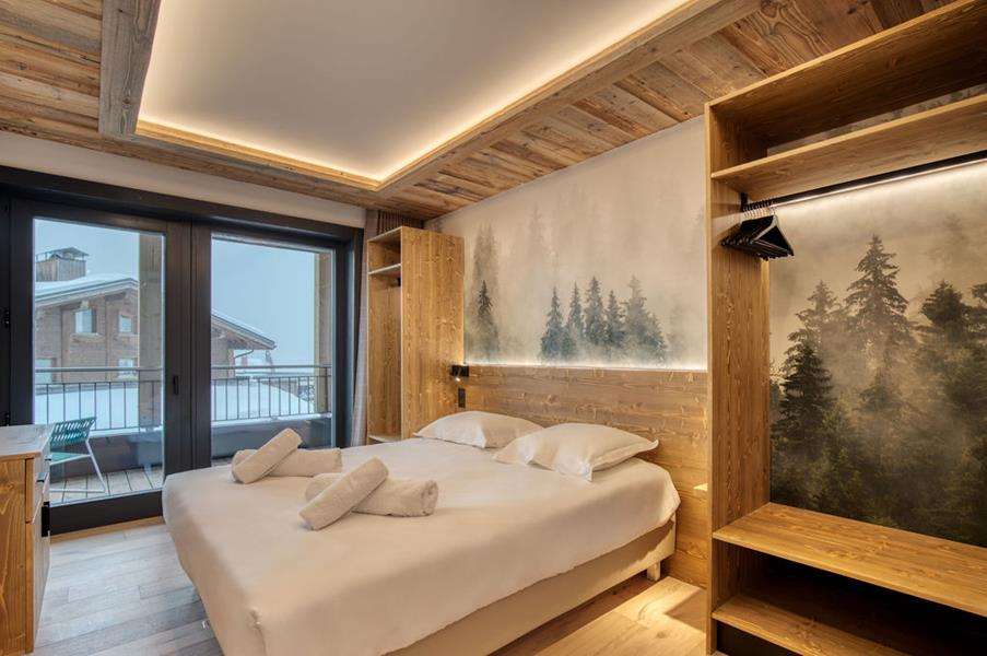 1 lit double (160*200) avec TV et salle de douche attenante