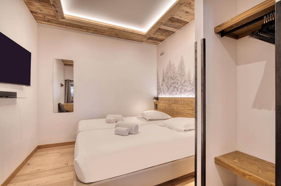 2 lits simples (90*200) avec TV - sans fenêtre